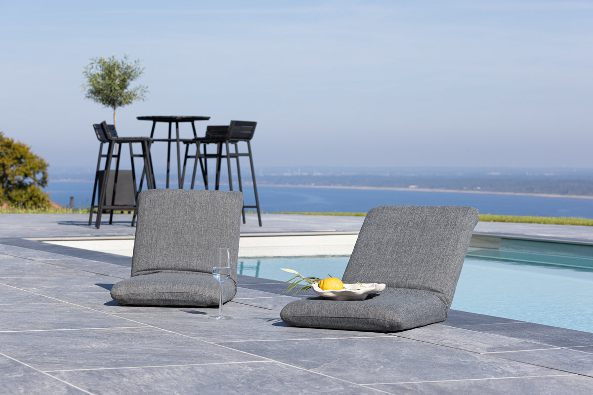 TROND lounge chair