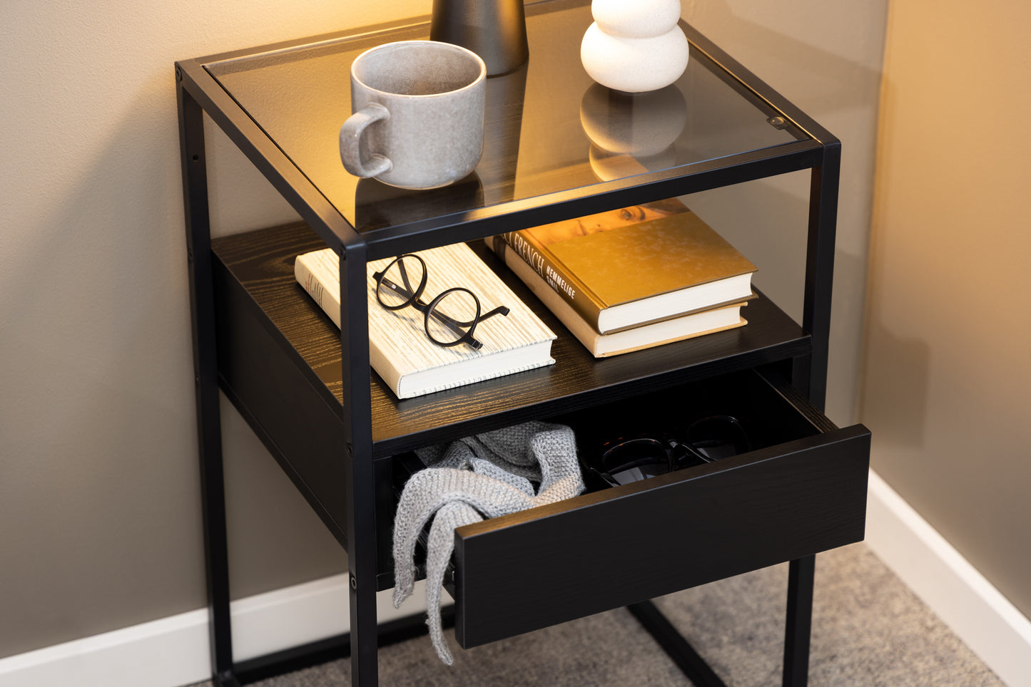 Randolf bedside table