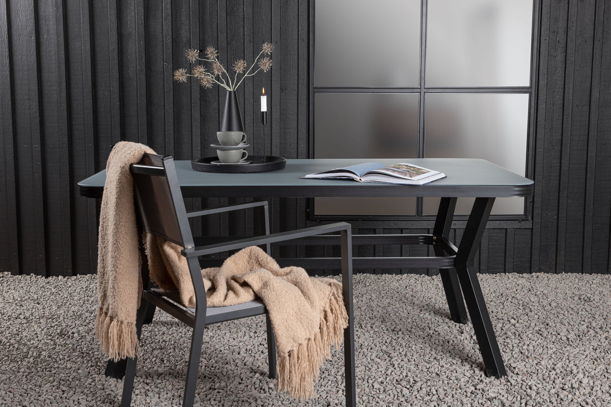 VIRYA dining table