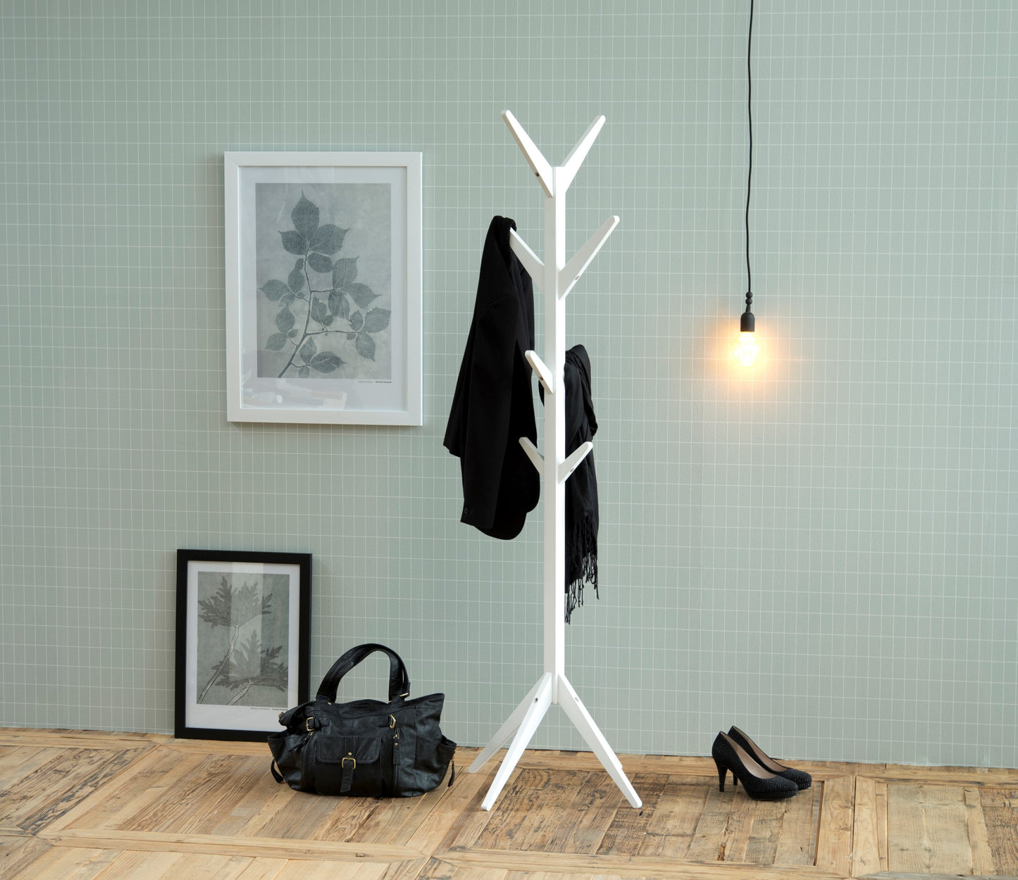 Ascot coat hanger